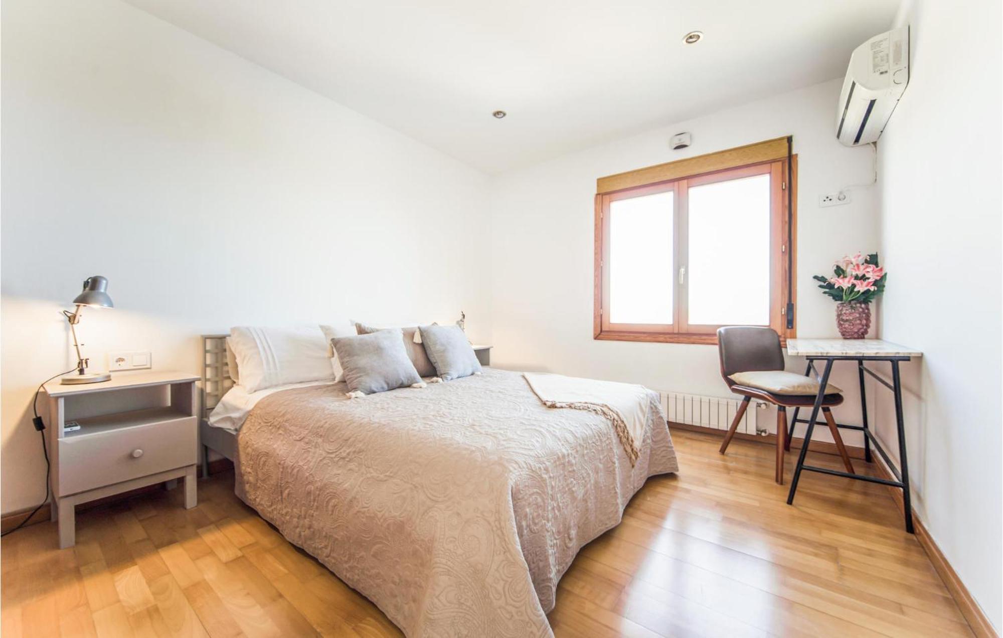 Amazing Home In Ador With Kitchenette 외부 사진