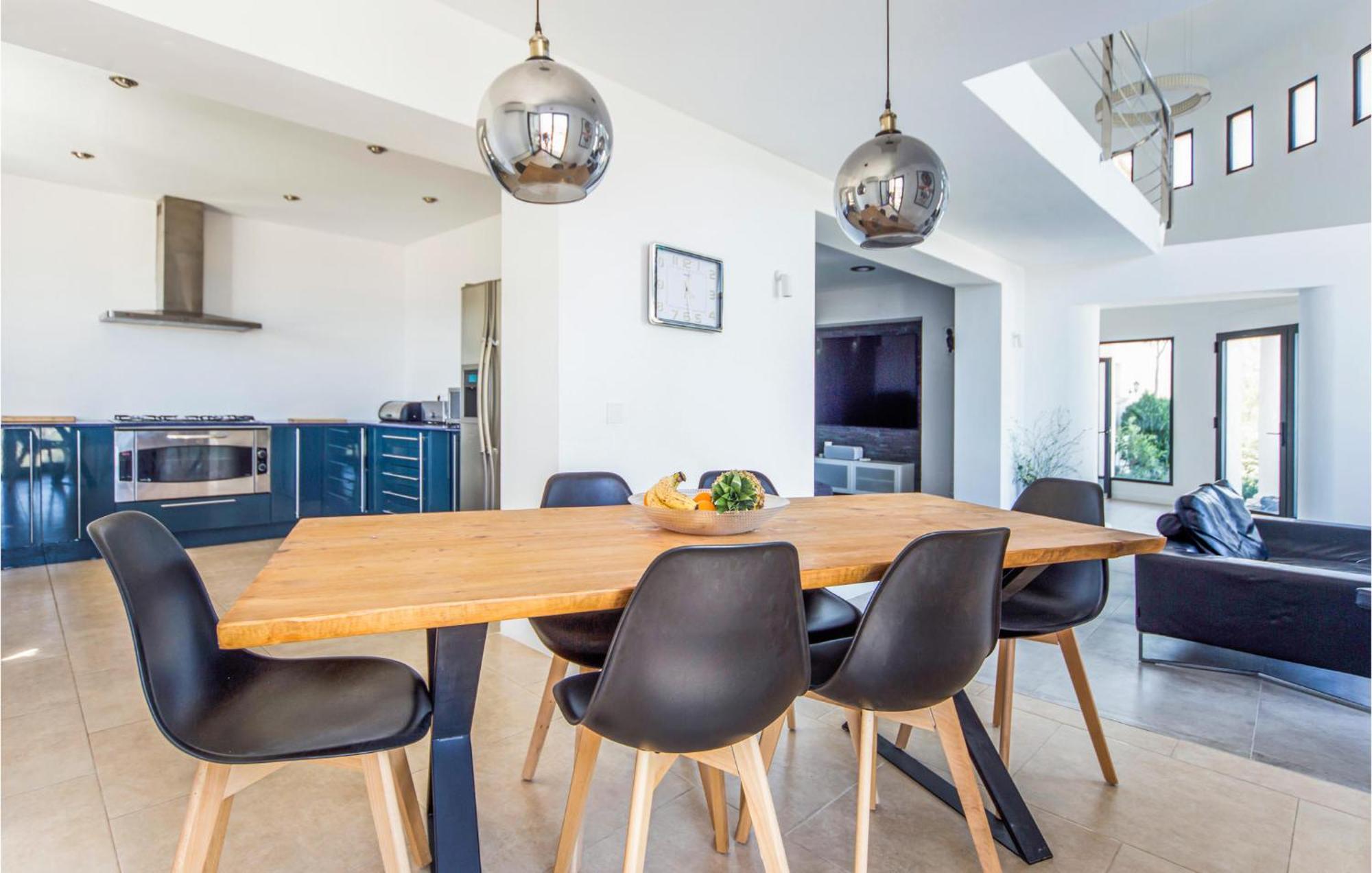 Amazing Home In Ador With Kitchenette 외부 사진