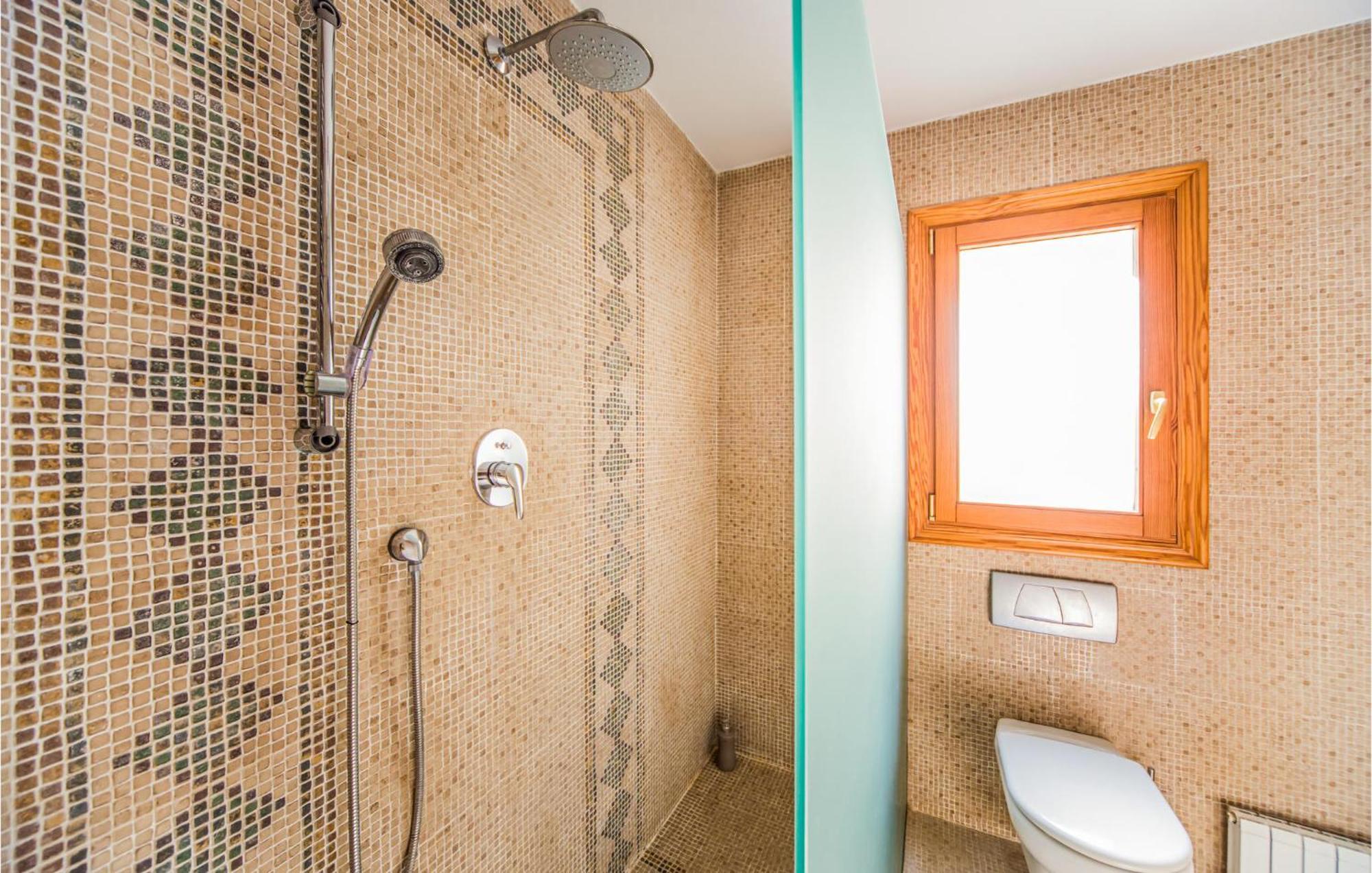 Amazing Home In Ador With Kitchenette 외부 사진